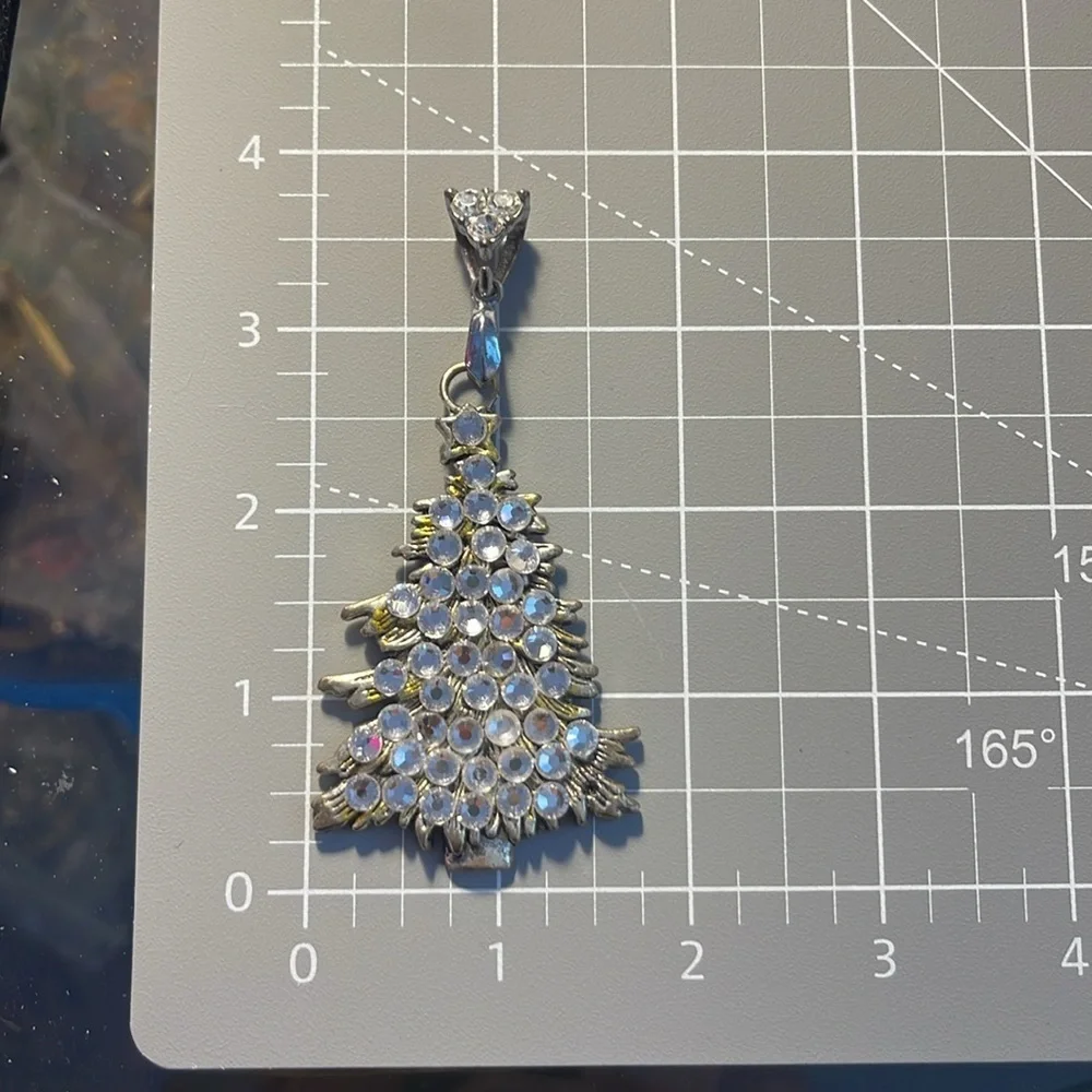 Vintage Large Silver Tone Gorgeous Shining Bedazzled Christmas Tree Pendant. MA - Picture 4 of 4